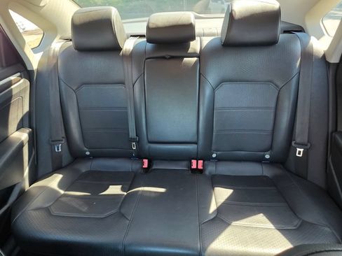 Used 2016 Volkswagen Passat 1.8T SE FWD image 17