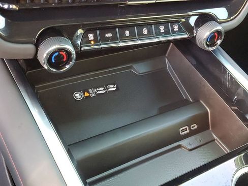 Used 2025 Chevrolet Tahoe RST w/ RST Performance Edition image 21