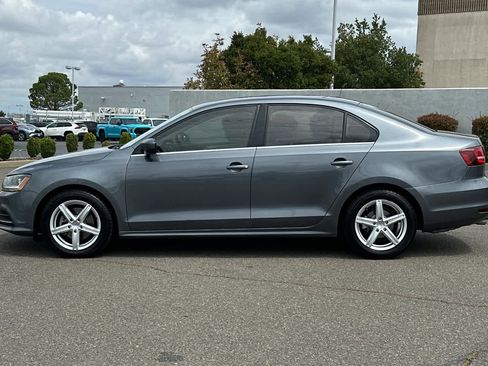Used 2017 Volkswagen Jetta S FWD image 9
