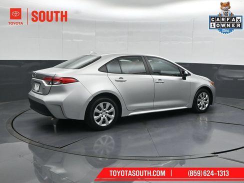Used 2024 Toyota Corolla LE FWD image 2