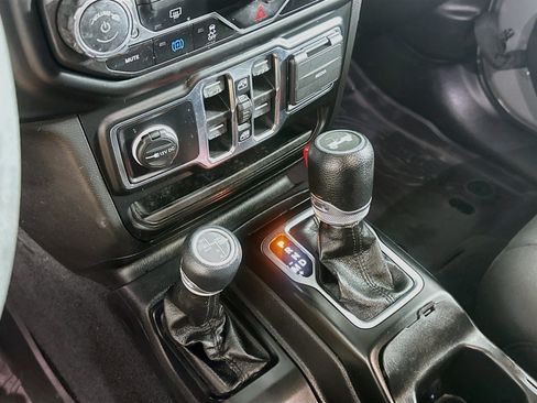 Used 2023 Jeep Wrangler Unlimited w/ Convenience Group AWD/4WD image 24