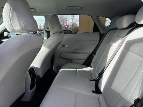Certified 2025 Hyundai Kona SEL image 8