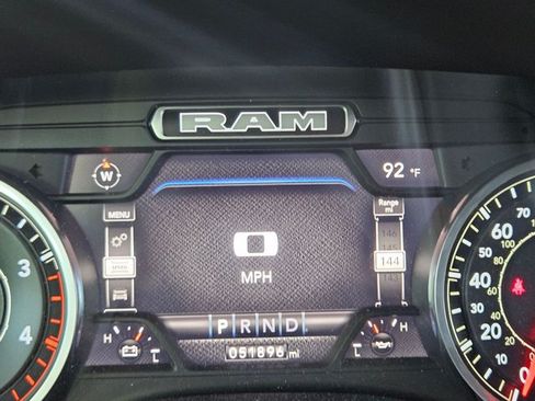 Used 2022 RAM 2500 Laramie w/ Night Edition AWD/4WD image 10