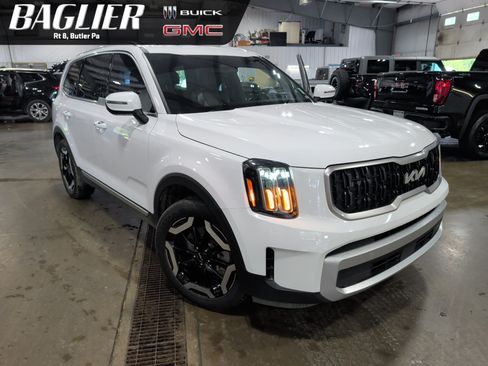 Used 2024 Kia Telluride EX w/ EX Captain's Chair Package AWD/4WD image 1