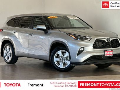 Used 2023 Toyota Highlander LE
