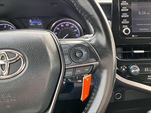 Used 2022 Toyota Camry SE FWD image 20