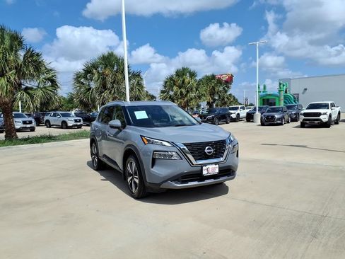 Used 2023 Nissan Rogue SL w/ SL Premium Package FWD image 8
