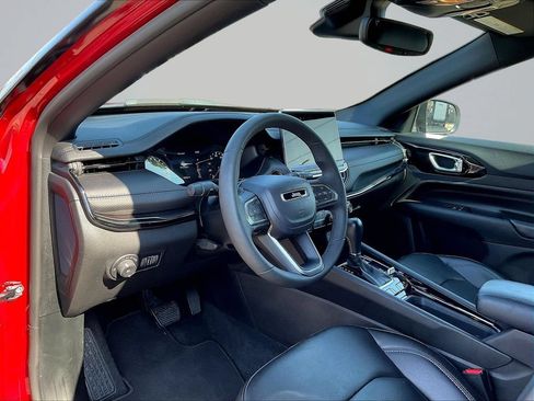 Used 2026 Jeep Compass Limited AWD/4WD image 19