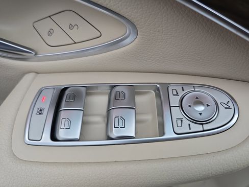 Certified 2021 Mercedes-Benz GLC 300 w/ Premium Package image 28