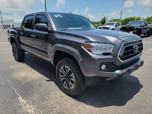 Used 2023 Toyota Tacoma SR5 RWD image 3