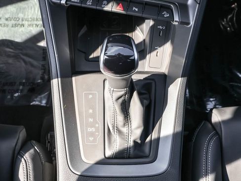 Used 2024 Audi Q3 2.0T Premium w/ Convenience Package image 38