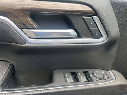 Used 2022 Chevrolet Silverado 1500 LT AWD/4WD image 18