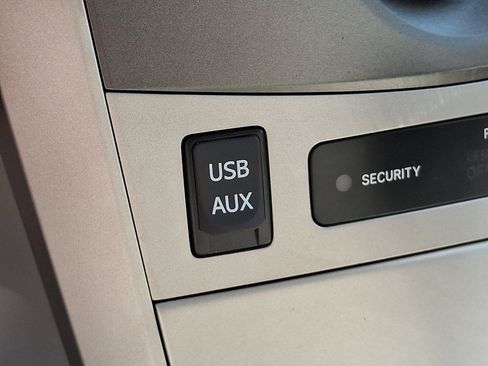 Used 2013 Toyota Corolla LE image 21