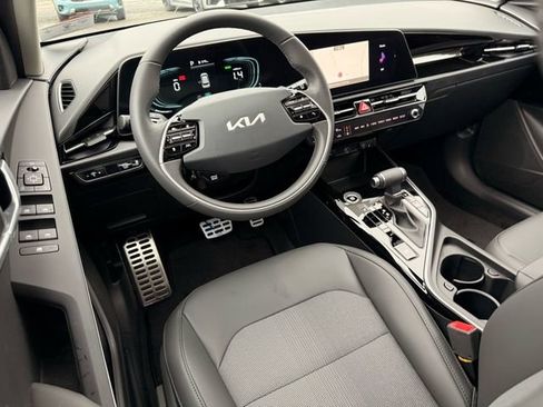 New 2025 Kia Niro EX Touring FWD image 4