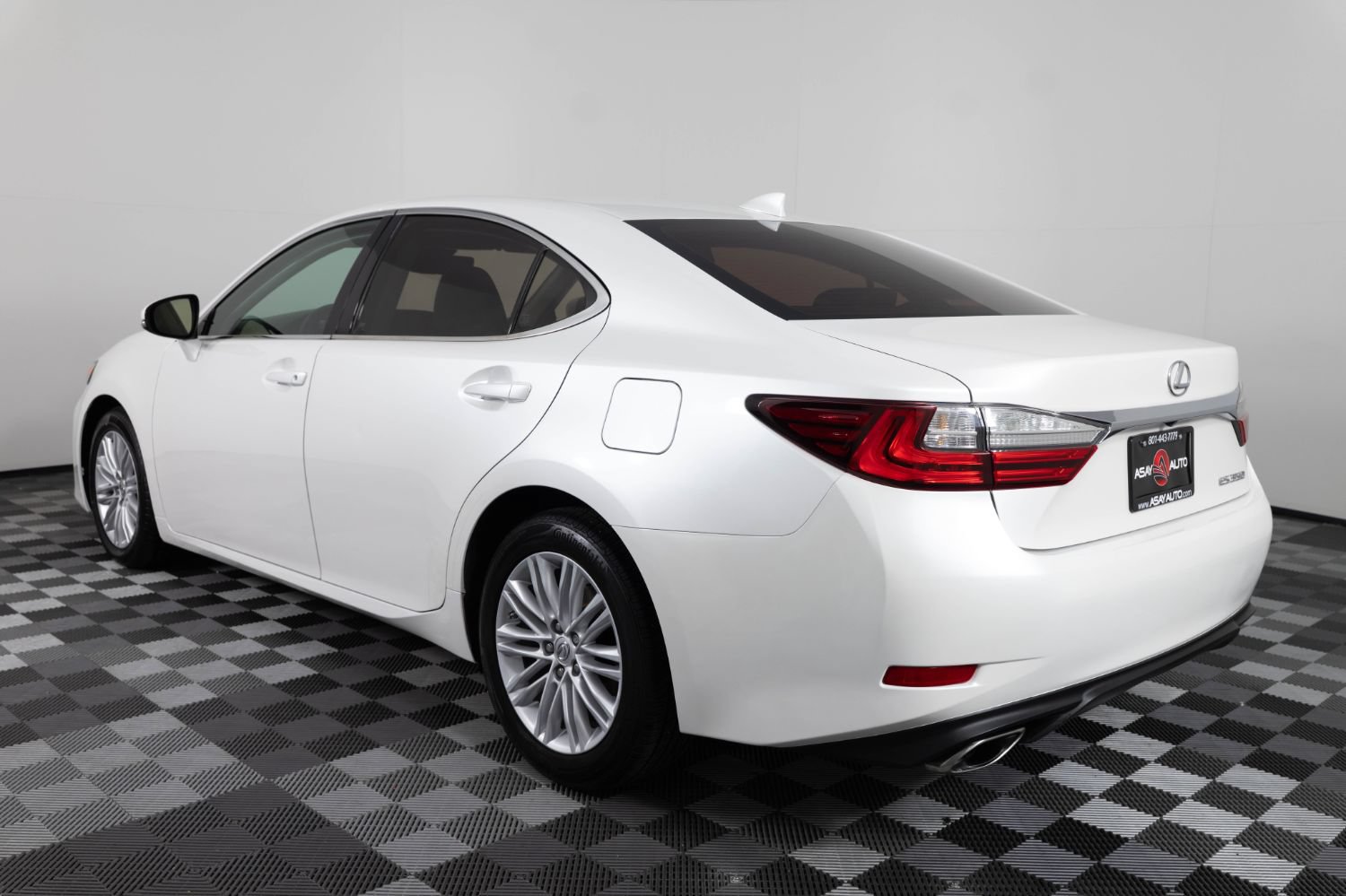 Used 2017 Lexus ES 350 w/ Accessory Package FWD image 5