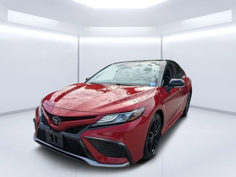 Used 2023 Toyota Camry XSE FWD image 7
