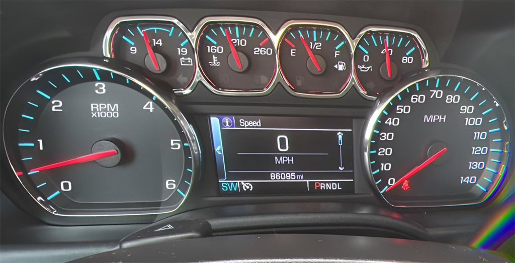 Used 2018 Chevrolet Silverado 1500 LT w/ All Star Edition AWD/4WD image 4