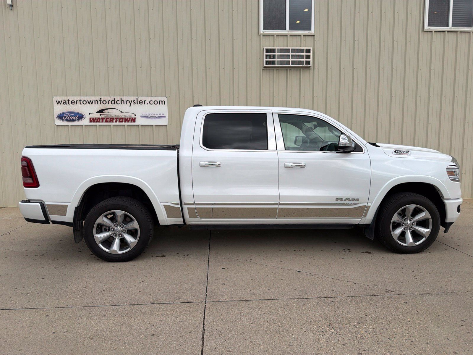 Used 2021 RAM 1500 Limited w/ Off-Road Group AWD/4WD image 1