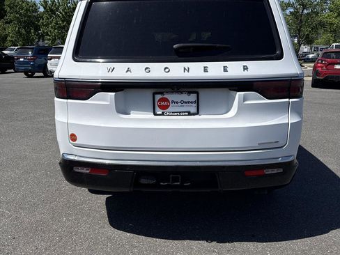 Used 2024 Jeep Wagoneer Series II AWD/4WD image 5
