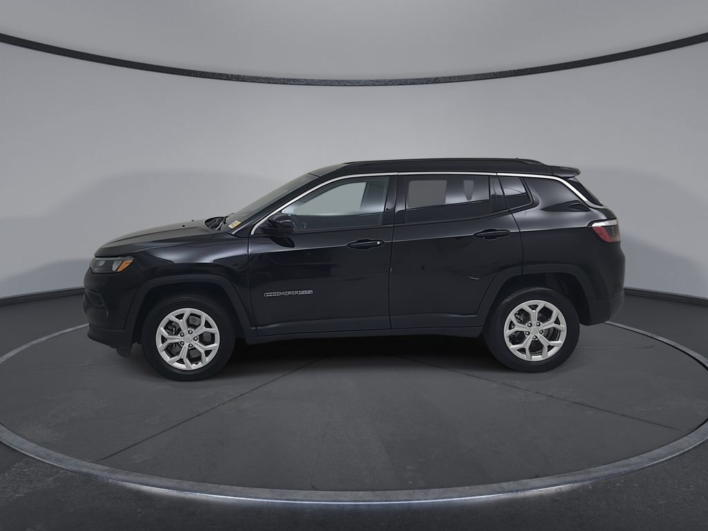 Used 2024 Jeep Compass Latitude AWD/4WD image 11