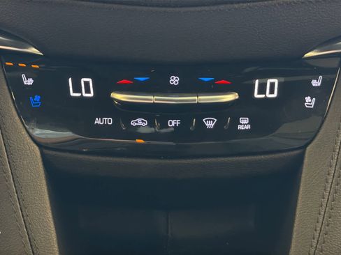 Used 2021 Cadillac XT5 Premium Luxury image 45