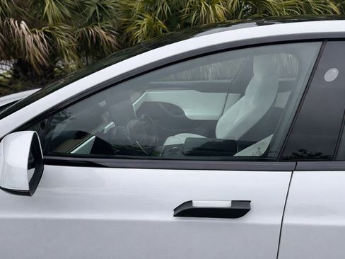 Used 2021 Tesla Model S Long Range image 4