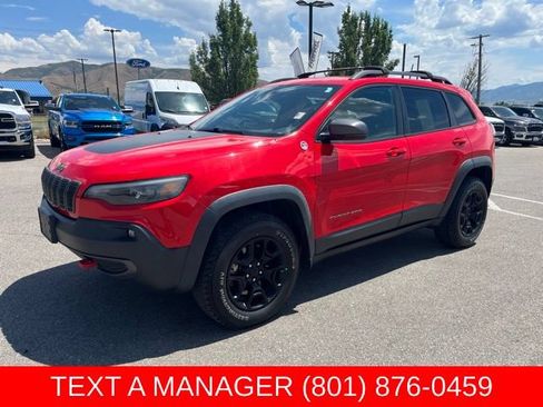 Used 2019 Jeep Cherokee Trailhawk w/ Comfort/Convenience Group AWD/4WD image 8
