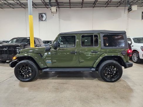 Used 2021 Jeep Wrangler Unlimited Sahara AWD/4WD image 6