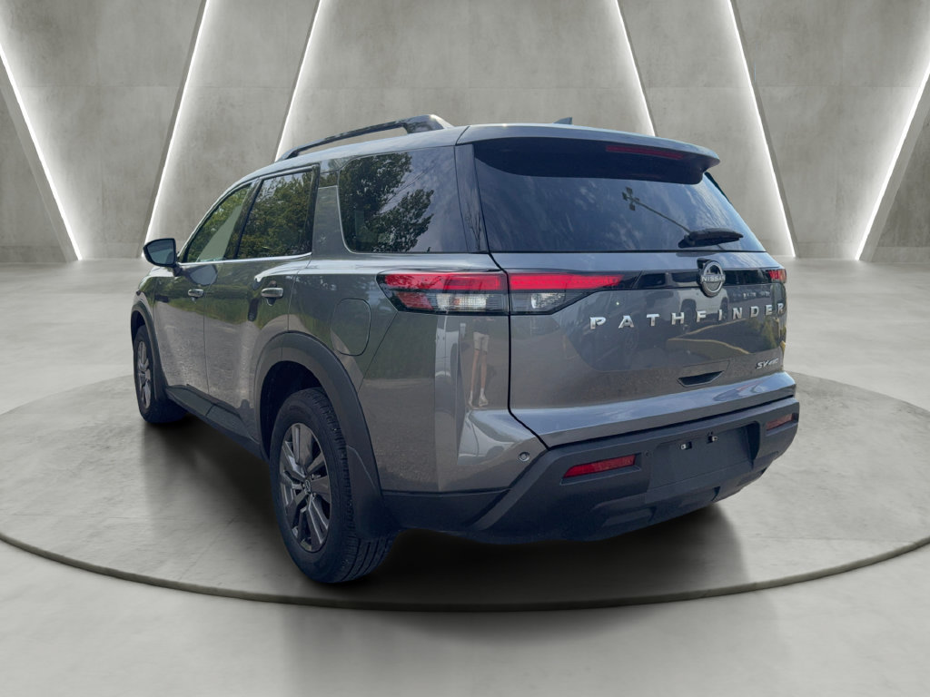 Used 2024 Nissan Pathfinder SV AWD/4WD image 3