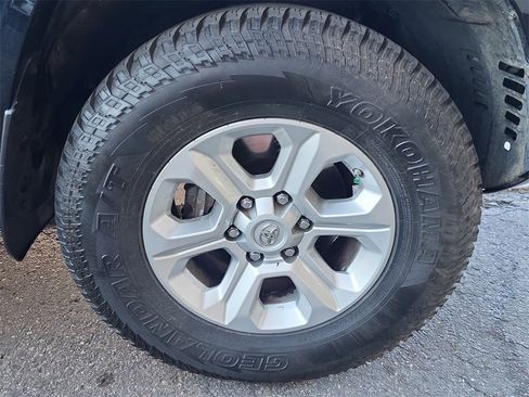 Used 2016 Toyota 4Runner SR5 image 21