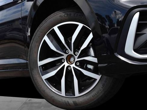New 2026 Volkswagen Jetta SE FWD image 3