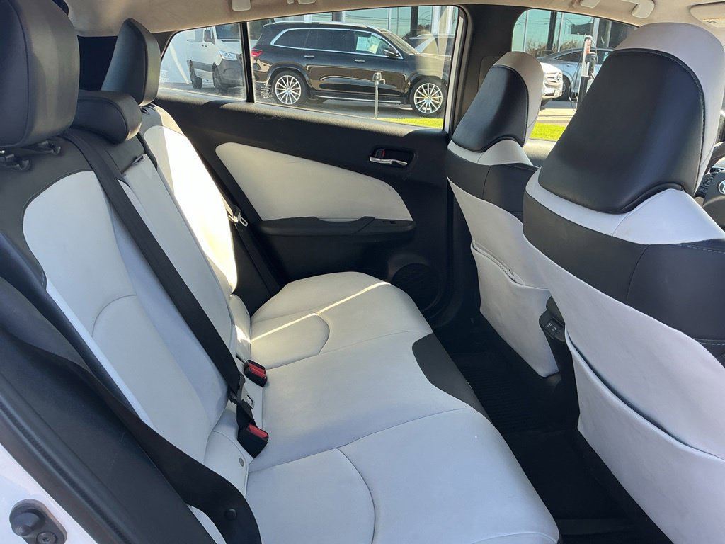 Used 2022 Toyota Prius XLE AWD/4WD image 22