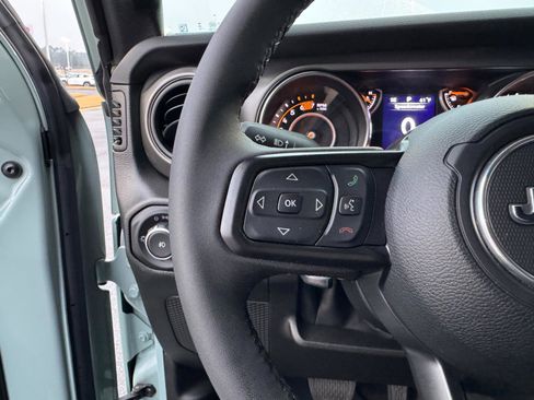 Used 2023 Jeep Wrangler Sport S image 12