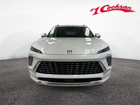 Certified 2024 Buick Envision Avenir image 37