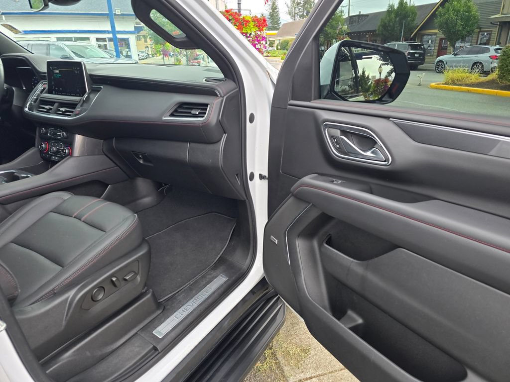 Used 2023 Chevrolet Tahoe RST w/ Luxury Package AWD/4WD image 11