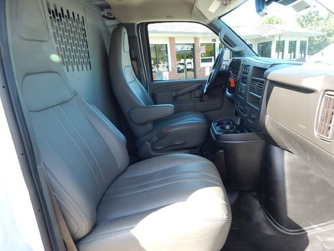 Used 2020 Chevrolet Express 2500 image 20