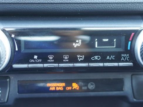 Used 2020 Toyota RAV4 LE w/ Carpet Mat Package image 25