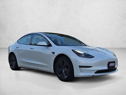 Used 2023 Tesla Model 3 Standard Range RWD image 3