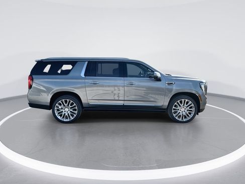 New 2026 GMC Yukon XL Denali w/ Denali Reserve Package AWD/4WD image 9