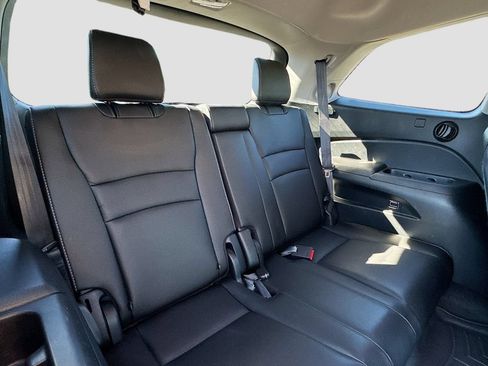Used 2021 Honda Pilot Touring image 28