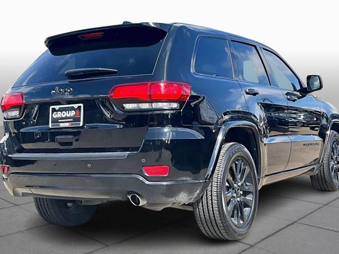 Used 2019 Jeep Grand Cherokee Altitude image 12