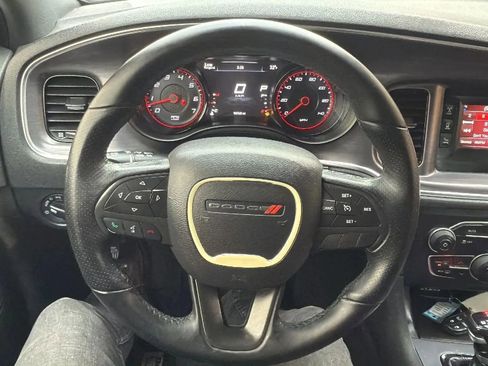 Used 2017 Dodge Charger SE w/ Power Sunroof Group image 10