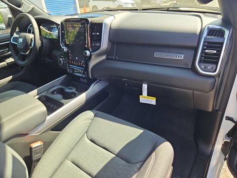 New 2026 RAM 1500 4x4 Crew Cab image 17