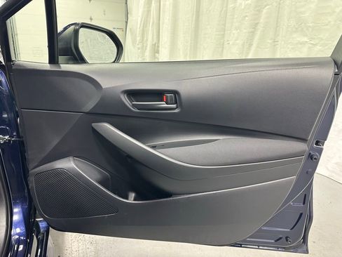 Used 2025 Toyota Corolla LE image 54