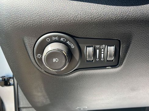 Used 2026 Jeep Compass Trailhawk AWD/4WD image 12