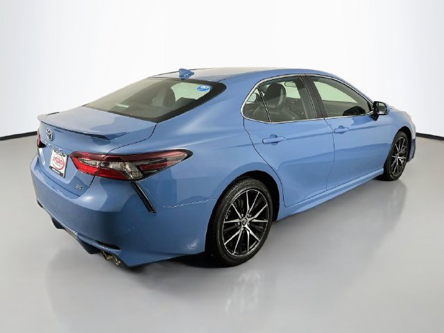 Used 2024 Toyota Camry SE w/ Cold Weather Package FWD image 19