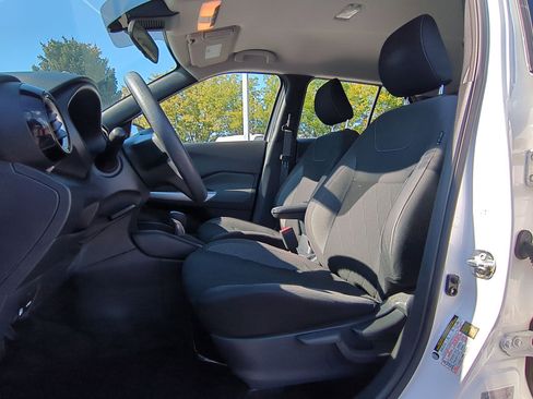 Used 2020 Nissan Kicks SV image 27