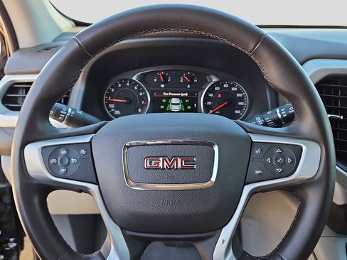 Used 2023 GMC Acadia SLT image 19