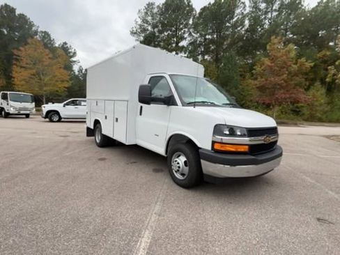 New 2025 Chevrolet Express 3500 w/ Power Convenience Package image 7