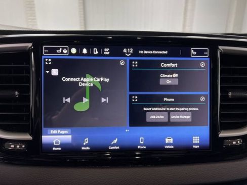 Used 2023 Chrysler Pacifica Touring-L FWD image 13